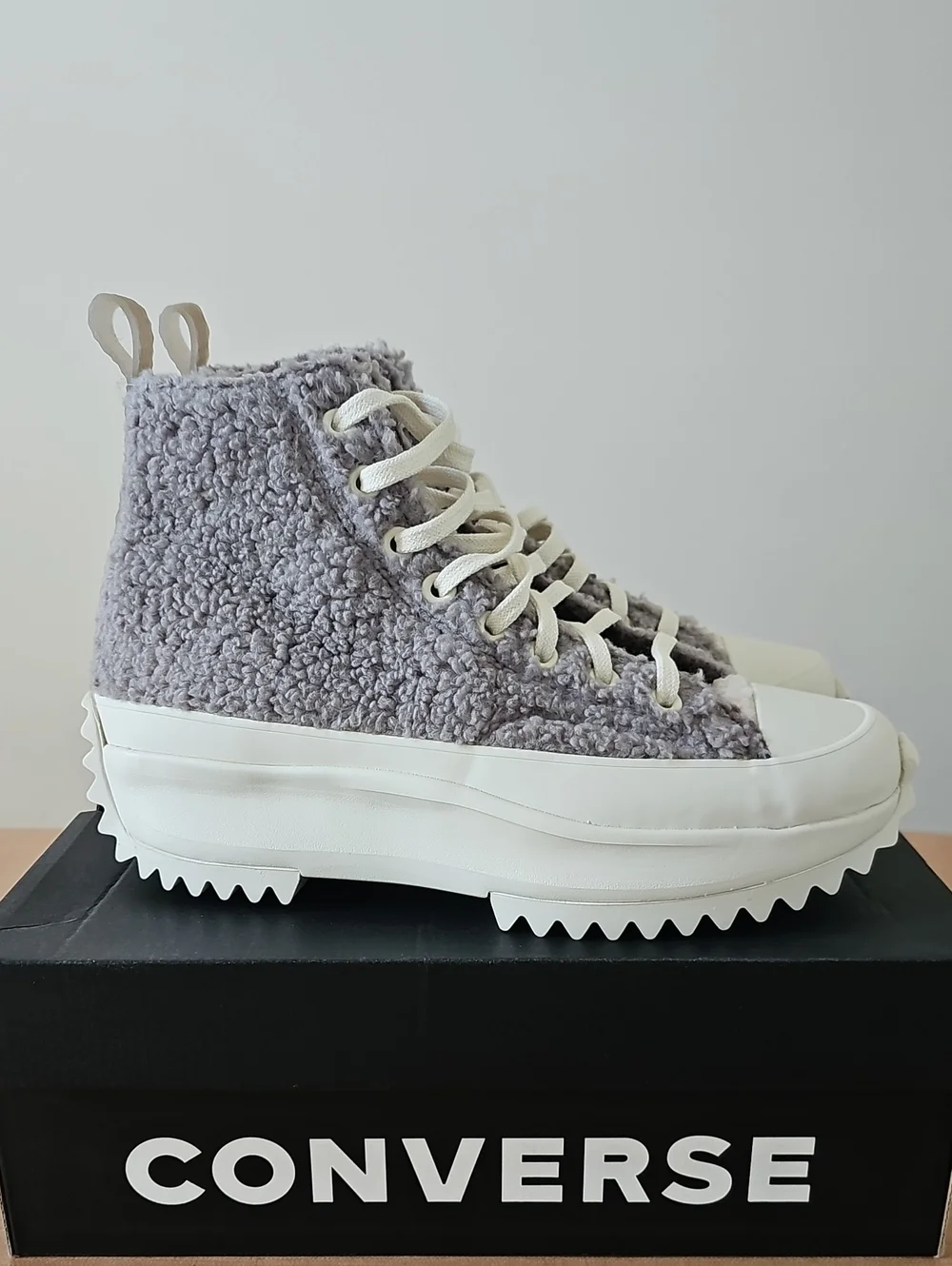 Converse | Run Star Hike Sherpa Sneakers | 7 Men 8.5 Women Grey 40 EUR